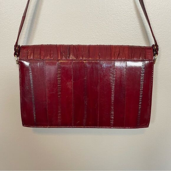 VINTAGE- Genuine Eel Skin Pochette Shoulder Bag Cherry Red Accordion Style - Picture 5 of 11